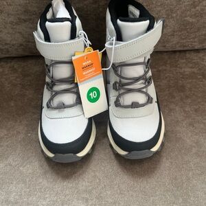 Cat & Jack Kids Warmest Winter Boots Cream Black Insulated Snow Boots Size 10
